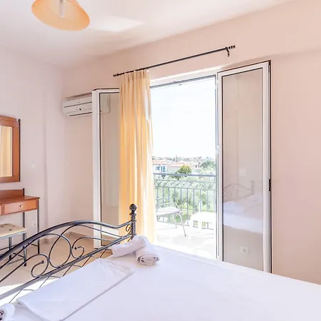 Aphrodite Aparthotel Stoúpa