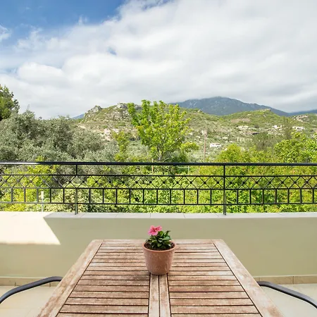 Aphrodite Aparthotel Stoúpa