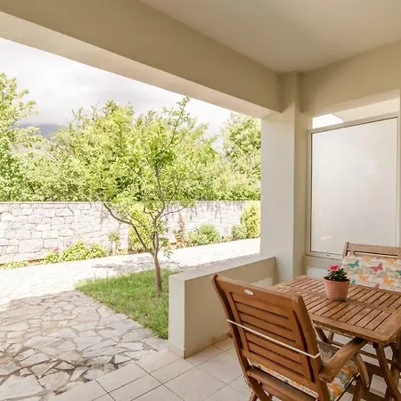 Aphrodite Aparthotel 3*