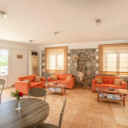 Aphrodite Aparthotel 3*