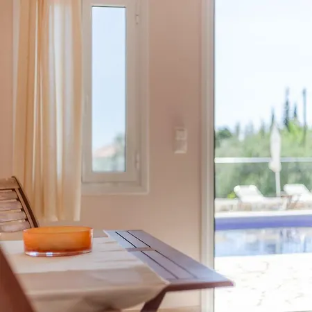 Aphrodite Lägenhetshotell Stoúpa