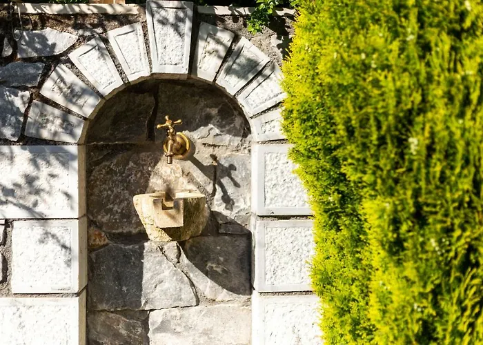 Aphrodite 3* Stoúpa